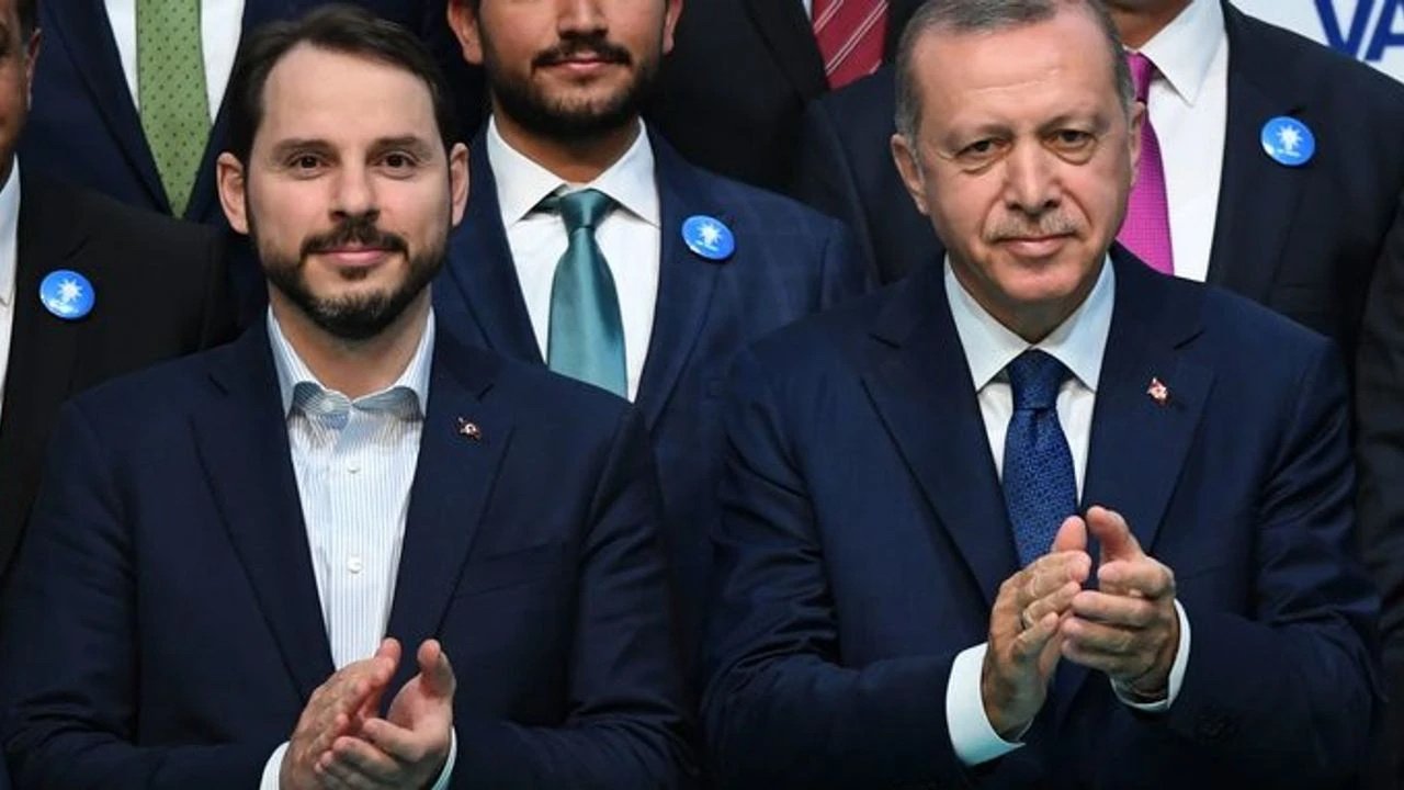 AKP Çevrelerinden Sürpriz İddia: Berat Albayrak Bakanlığa Geri Mi Dönüyor?