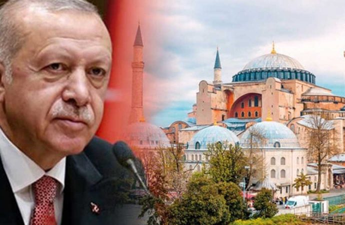 ‘Ayasofya, AKP’nin harekât üssü olmaya doğru hızla ilerliyor’