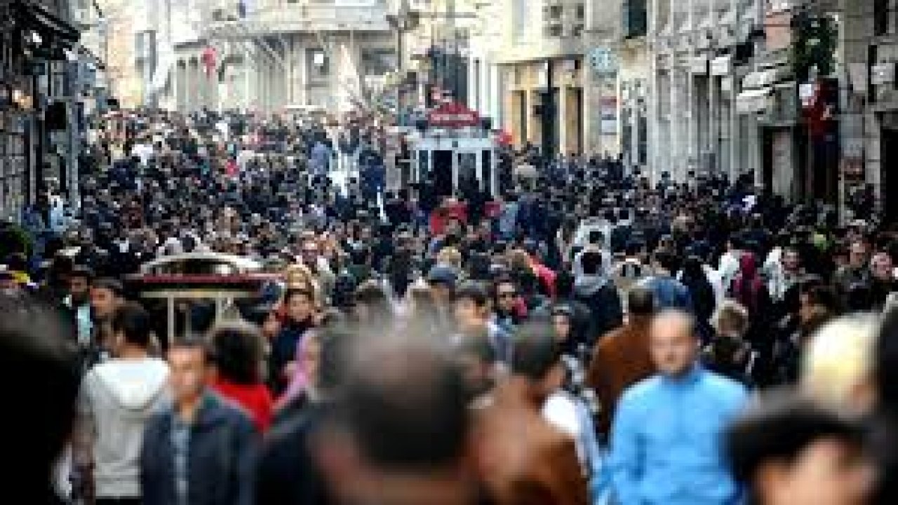 İPA: İstanbul'da yaşayanların yarısının ana gündemi ekonomi!