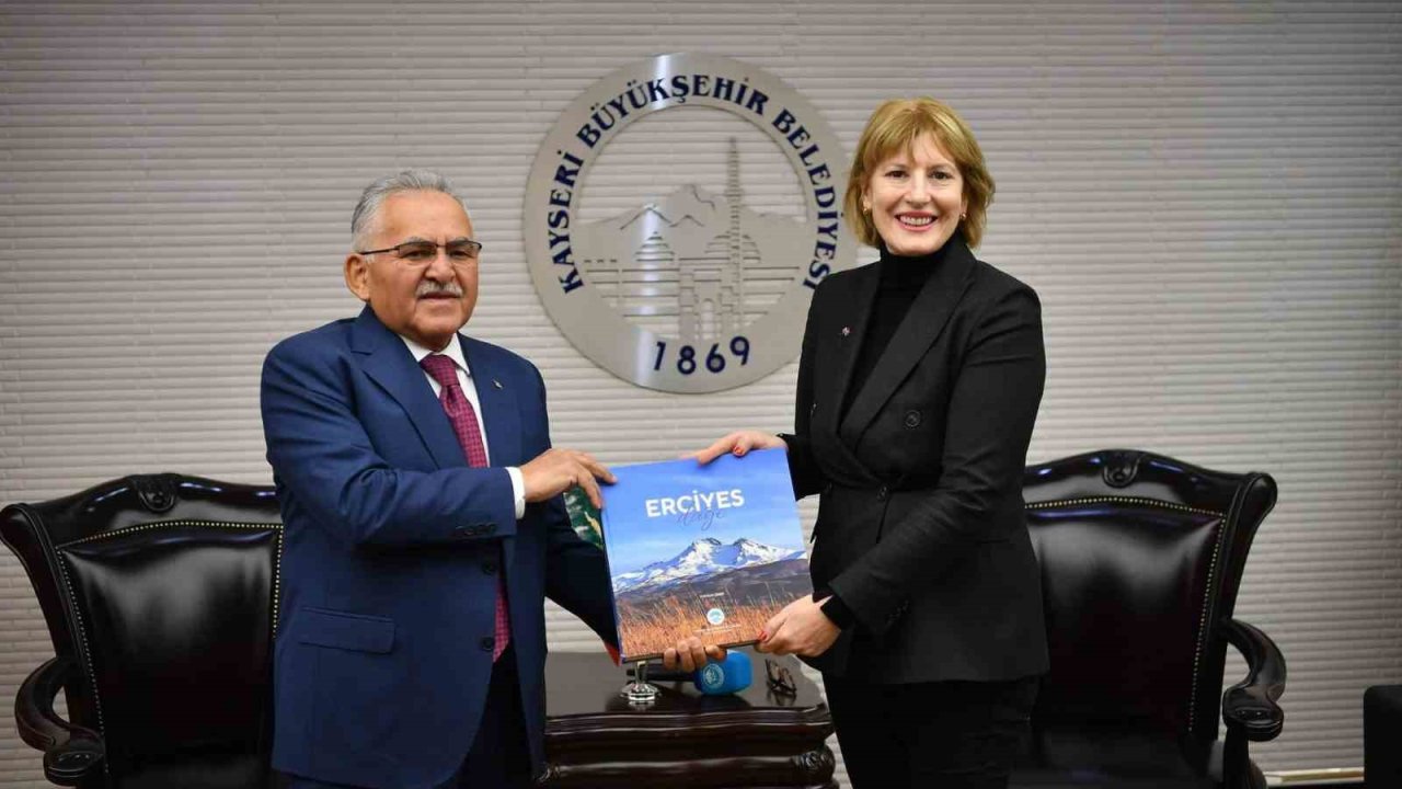 Başkan Büyükkılıç: İngiltere Büyükelçisi Morris’i konuk etti