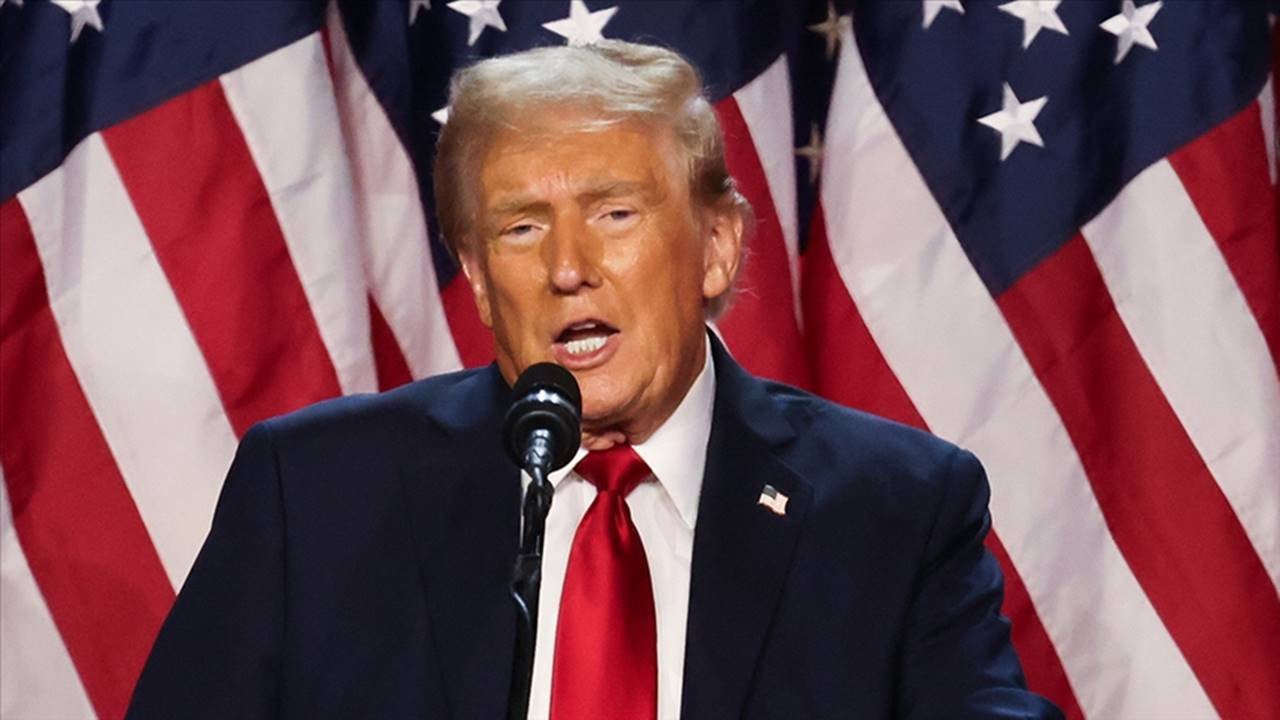 Trump, ABD'deki düzensiz göçmenlerin acil durum ilanıyla toplu sınır dışı edileceğini belirtti