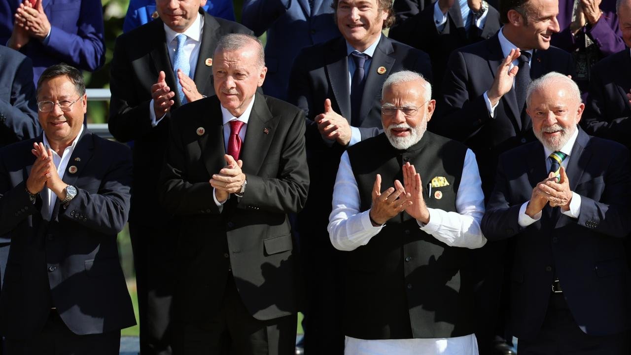 Cumhurbaşkanı Erdoğan, G20 Liderler Zirvesi'nde aile fotoğrafı çekimine katıldı