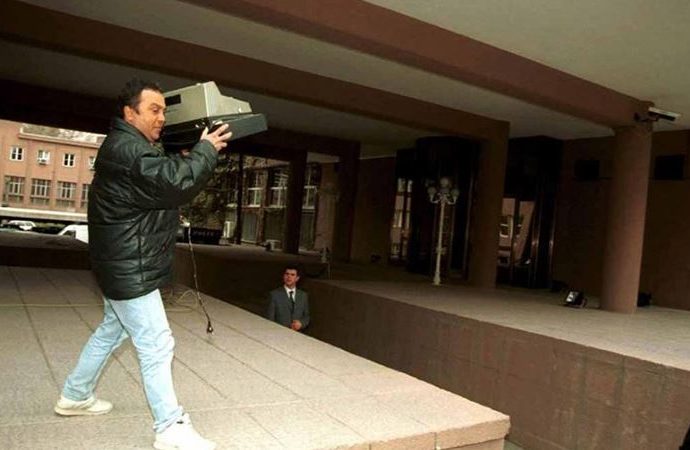 2001’de yazar kasa fırlatan esnaf şimdi olsa yine yapar mıydı? O soruya flaş yanıt!