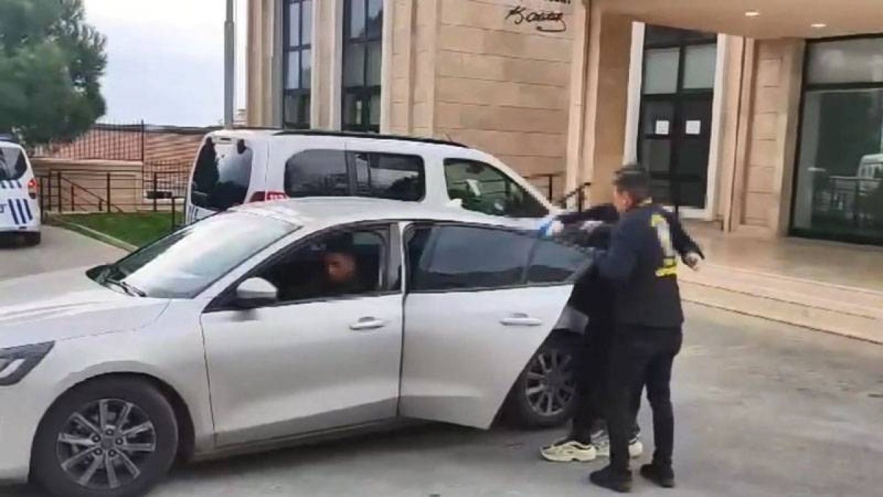 AK Parti Beylikdüzü İlçe Başkanlığı'na kaldırım taşı atan şüpheli gözaltına alındı