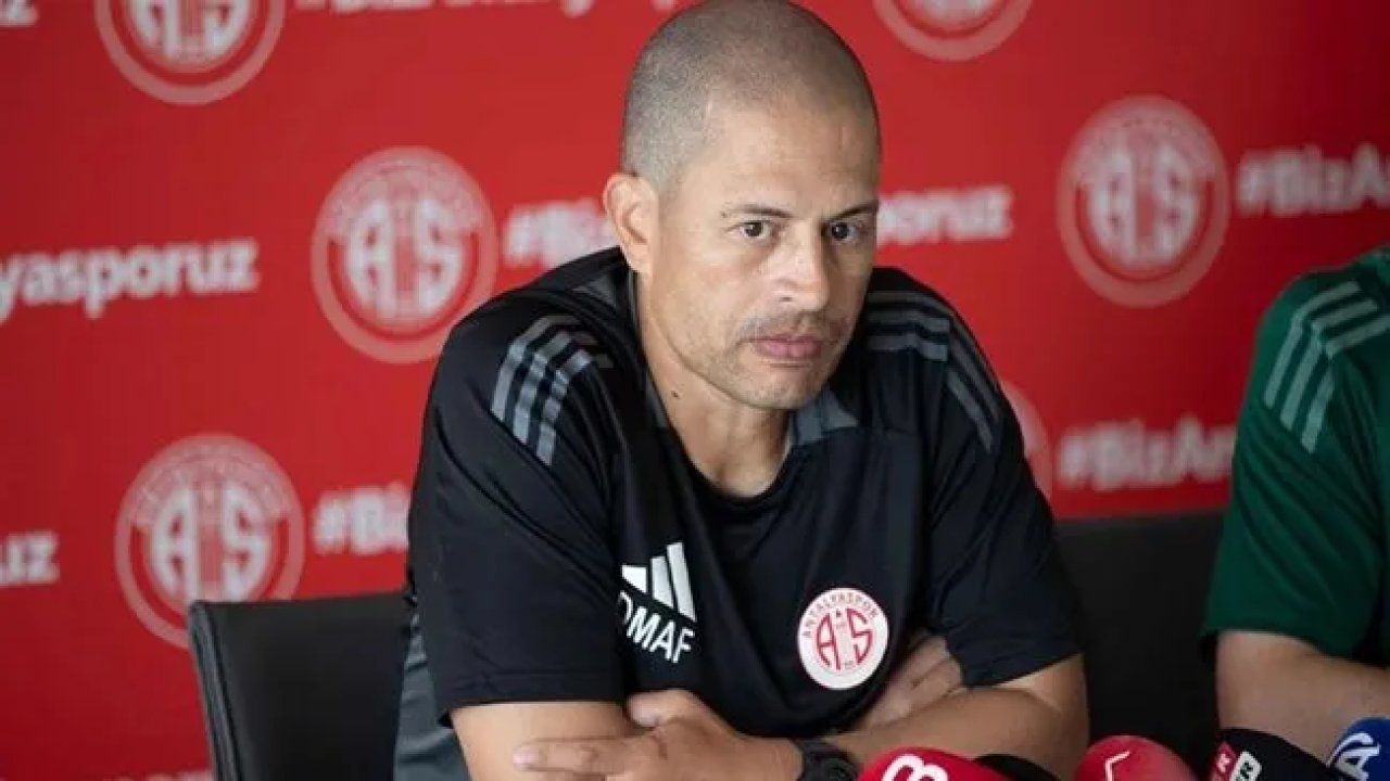 Alex de Souza'dan Galatasaray sözleri: 'Bütün ülke onların başarılarını destekliyor'