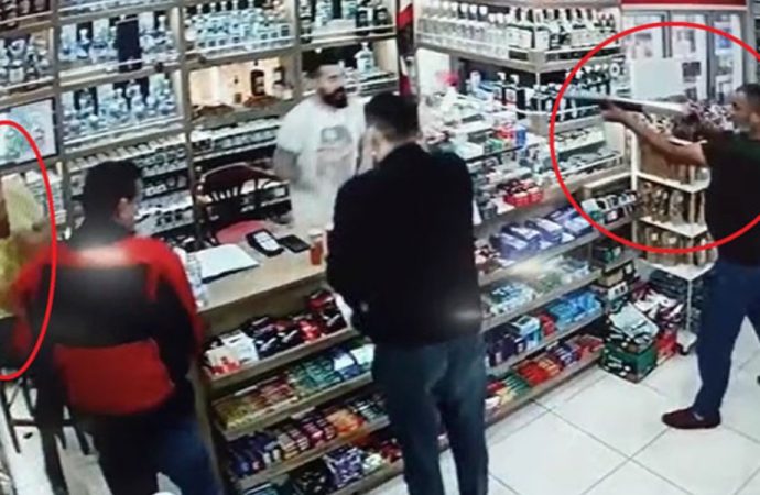 Evli kızıyla ilişkisini öğrendi! Hedefi çalışandı, yanlışlıkla partronu öldürdü...