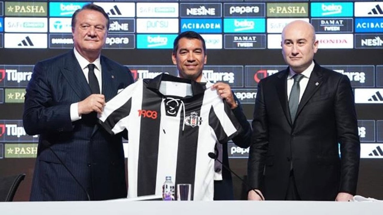 Van Bronckhorst Beşiktaş’tan gidiyor mu? Kararı Hüseyin Yücel verecek!