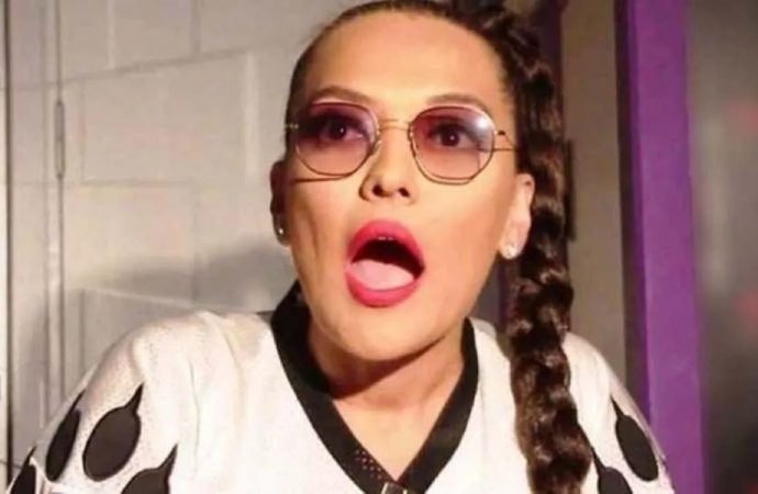 Demet Akalın bu sefer baltayı taşa vurdu: Her konuda bilginiz ve fikriniz olmasın