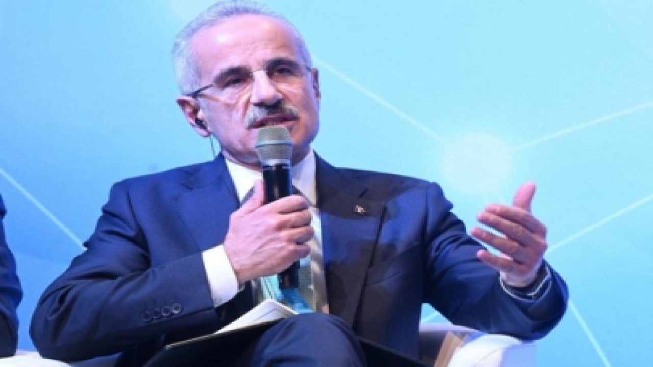 Bakan Uraloğlu'ndan 'internet hızı' açıklaması: İstediğimiz yerde değiliz, sorumlu Türk Telekom
