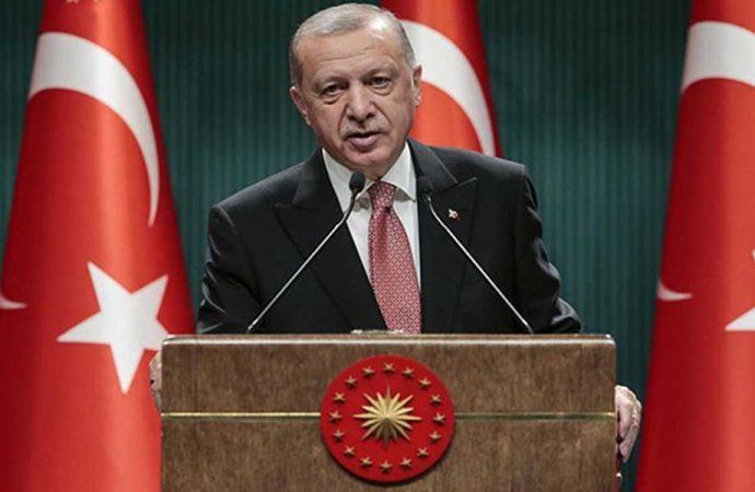  Erdoğan Kabine Toplantısı sonrası yaptığı açıklamada, IMF'nin Türkiye'de borç istediğini bir kez daha dillend