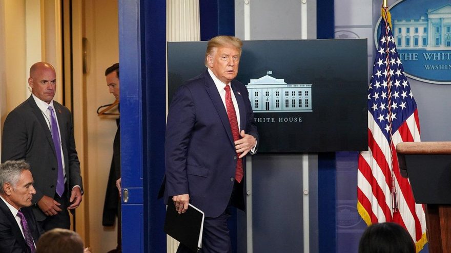 Beyaz Saray'da film gibi anlar: Gizli Servis müdahale etti, Trump basın toplantısını yarıda kesti!