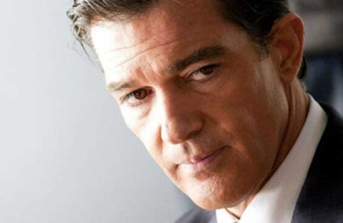 Antonio Banderas, Kovid-19'a yakalandı! İspanyol aktör haberi sosyal medyadan duyurdu.