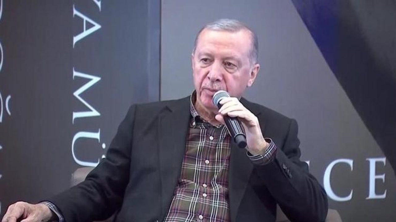 Cumhurbaşkanı Erdoğan; Türk futbolunda bu kadar kulübümüz var ama başarıya gelince hep dip yapıyor