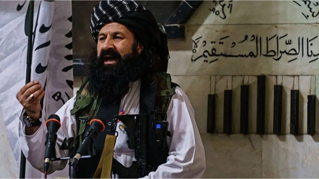 Afganistan'da İçişleri Bakanlığı'nda intihar saldırısı: Taliban'ın Mülteci Bakanı Hakkani öldürüldü
