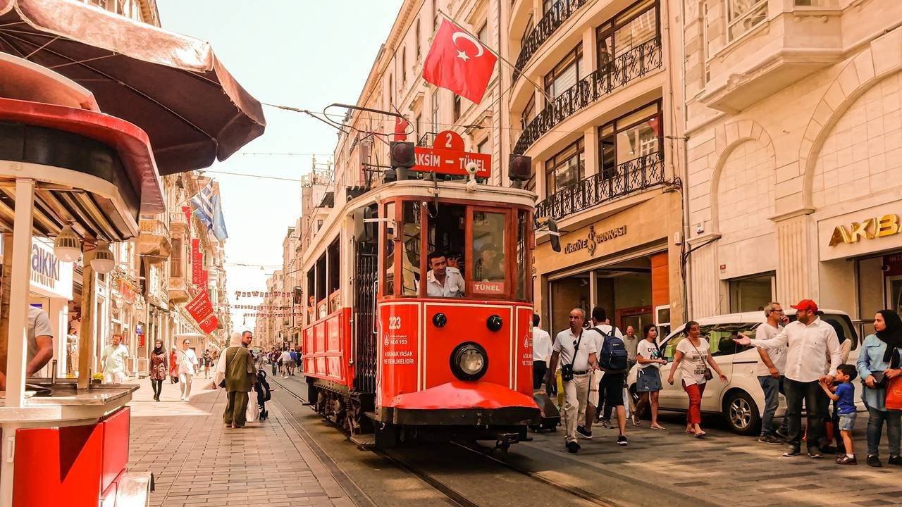 İstanbul'da yaşam maliyeti 76 bin liraya ulaştı, 4,5 asgari ücrete denk geldi!