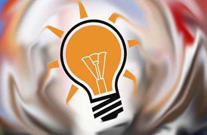 Kendi içinde 'eleman' bulamayan AKP sosyal medyadan Başkan aranıyor