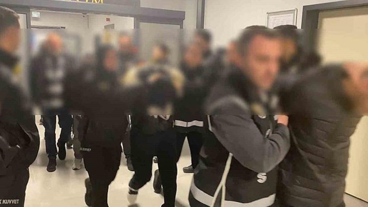 Sahte Belgelerle Şirketleri Ele Geçirdiler! 13 Dolandırıcı Tutuklandı!