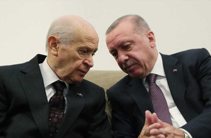 Bahçeli rest mi çekti: Sular durulmuyor, Cumhur İttifakı kaynıyor!