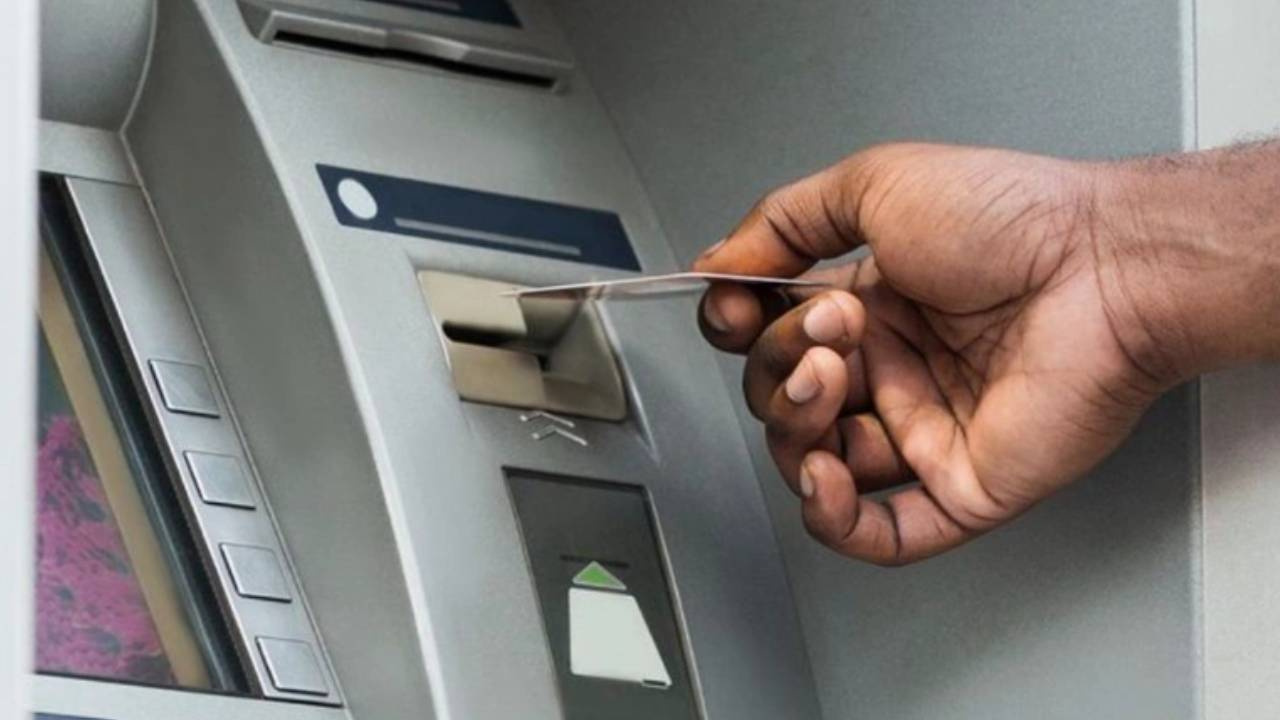 Sahte dolar krizine son: Eski 50 ve 100 dolarlık banknotlarla işlem yapılabilecek!