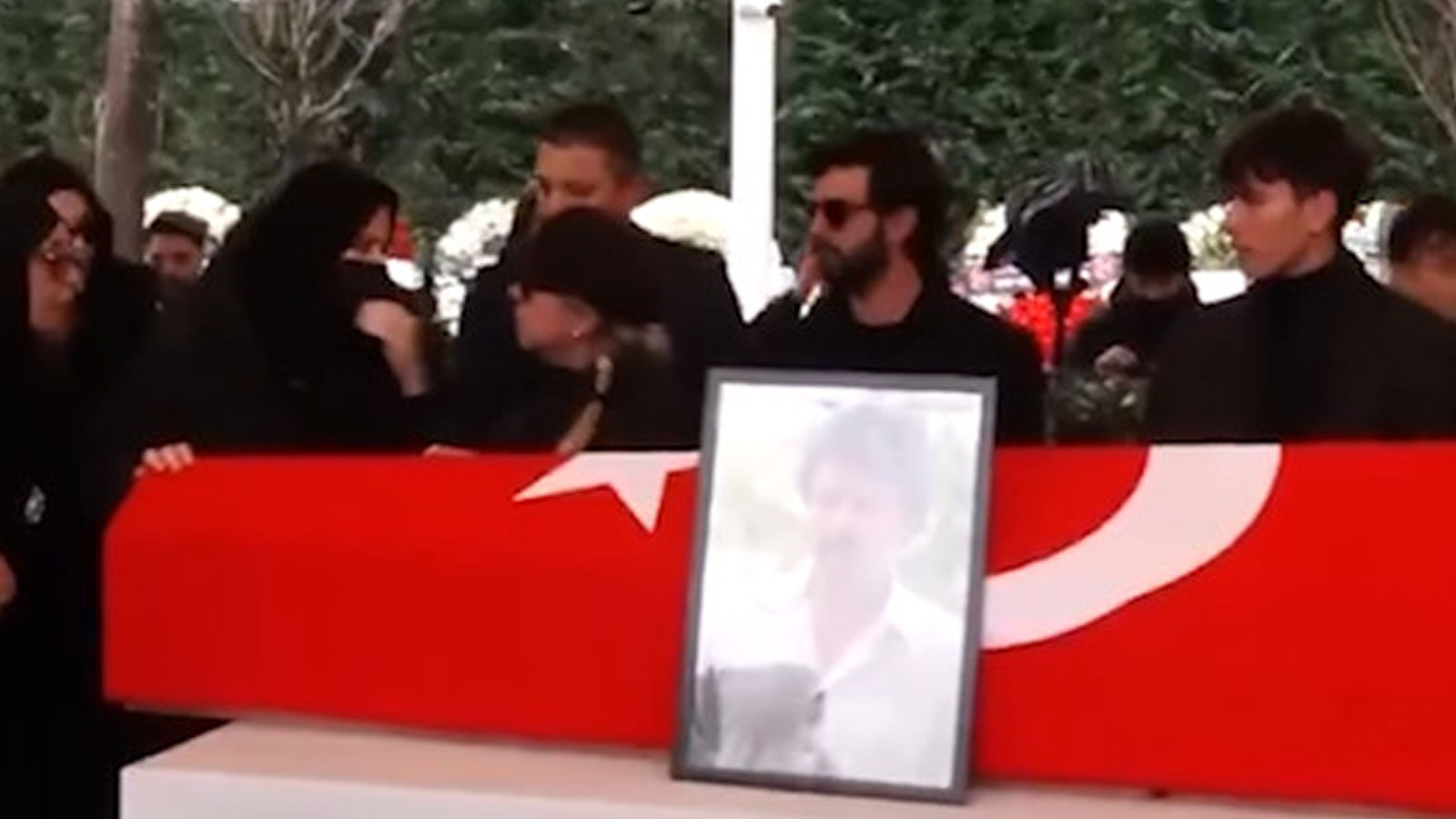 Şirin Gözalıcı’dan Necla Nazır’a Zehir Zemberek Sözler