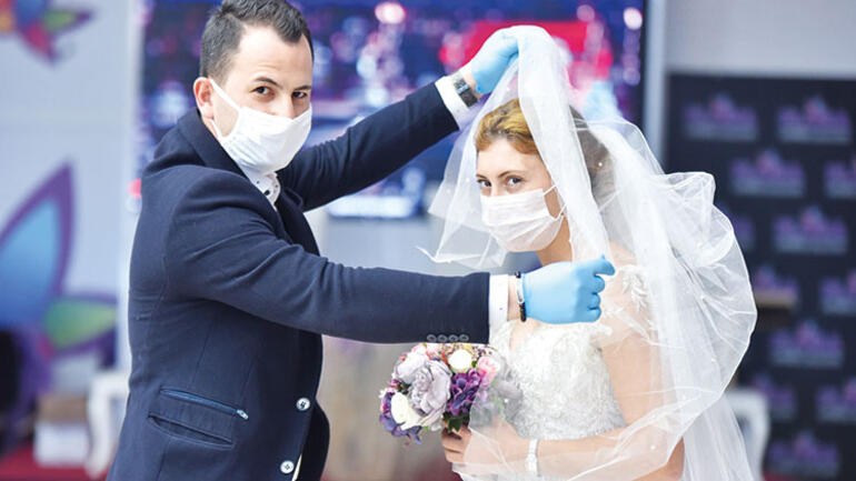 Sosyal mesafe ve maske kuralına uymadılar, düğünleri sonlandırıldı!