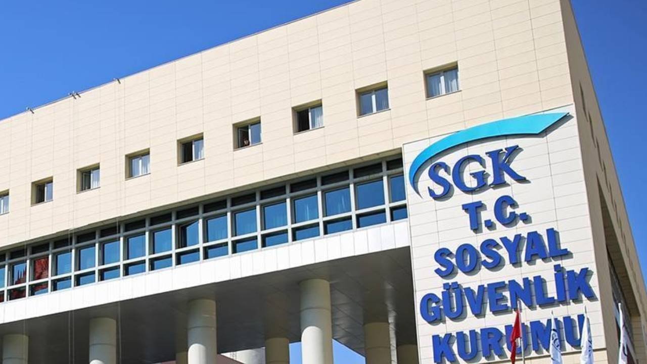 SGK'dan SSK ve Bağ-Kur Uyarısı! Kurallara Uymayanın Maaşı Hemen Kesilecek!