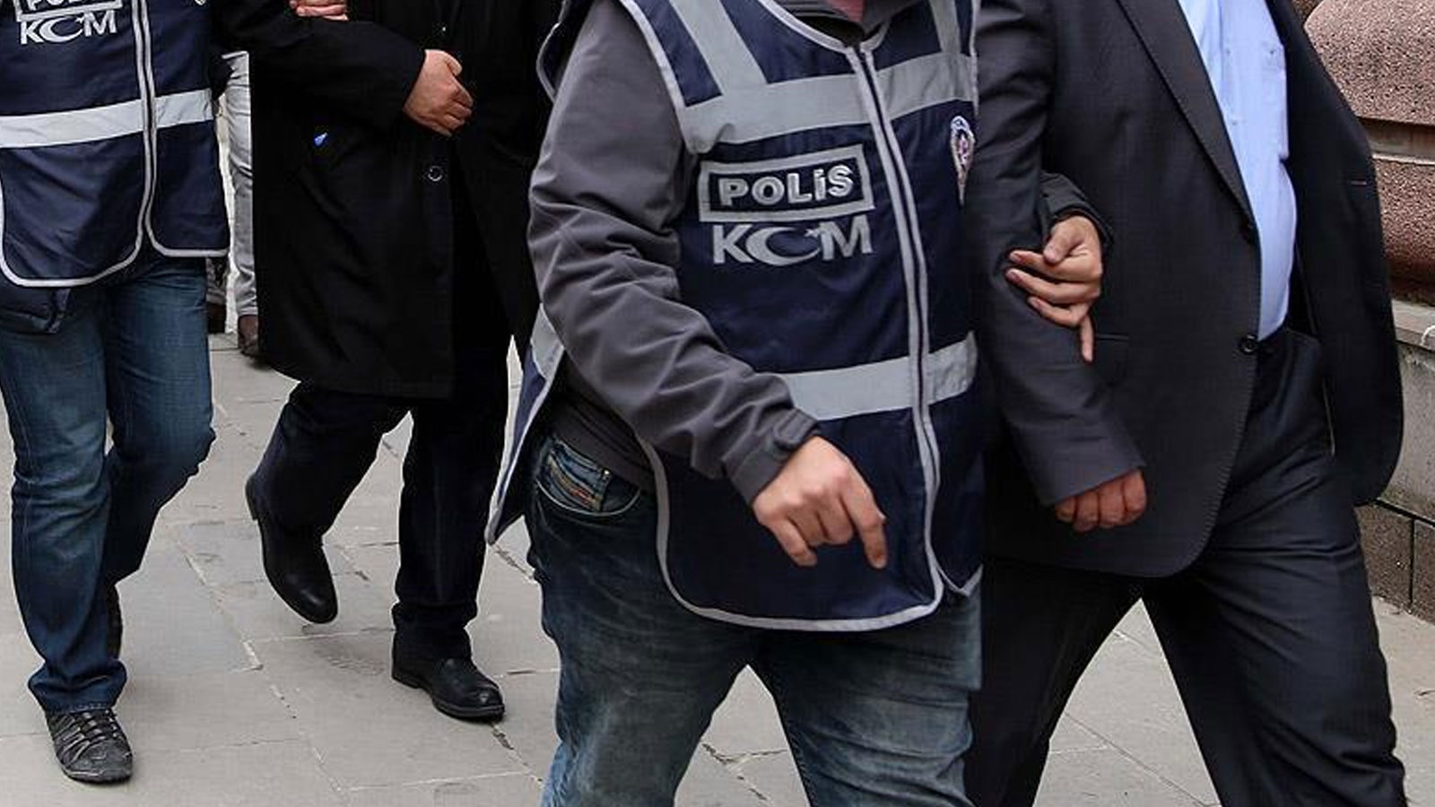 FETÖ'nün güncel ağına büyük darbe: 27 ilde eş zamanlı operasyon