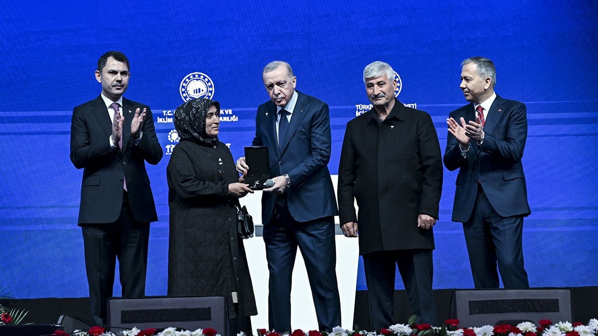 Bakan Ersoy’un 'Talihli' Sözlerine Tepki Yağdı!