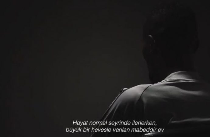 Bernard Mensah, Beşiktaş ile sözleşme imzaladı! Galatasaray'a gönderme yaptı!
