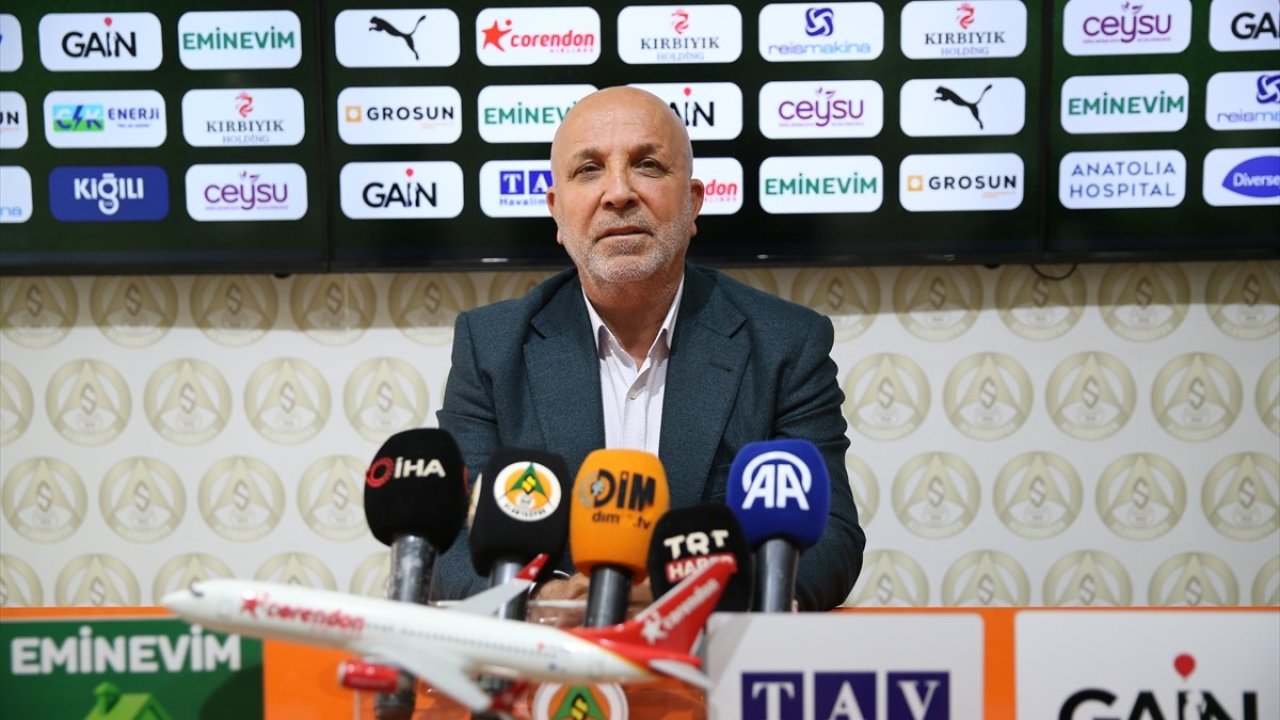 Alanyaspor Başkanı Hasan Çavuşoğlu'ndan hakem ve yapı söylemlerine sitem!
