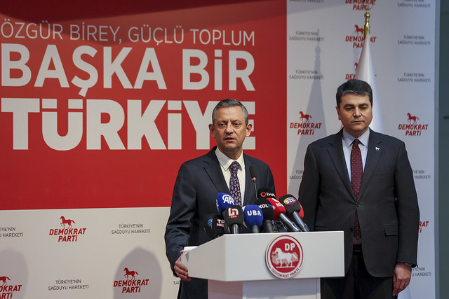 Özgür Özel: 