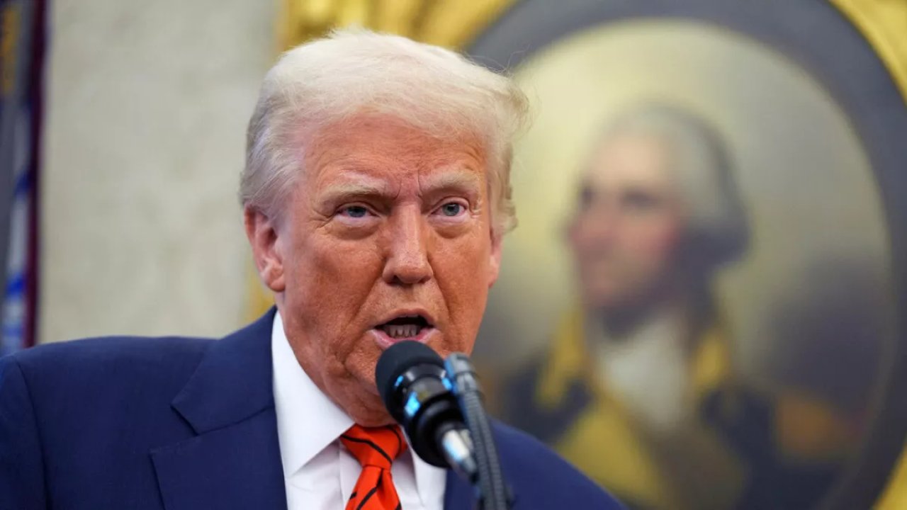 Donald Trump İsveç'te protesto edildi