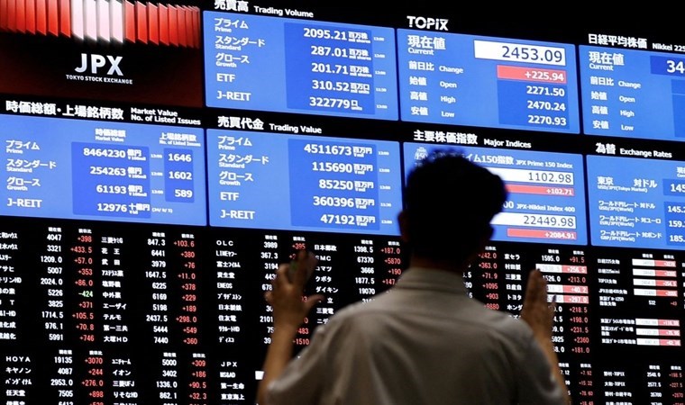 BoJ yetkililerinden parasal genişleme ve enflasyon uyarısı