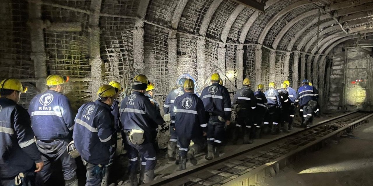 Madencilerden Özelleştirmeye Tepki: Çayırhan İşçileri Kendilerini Madene Kapattı