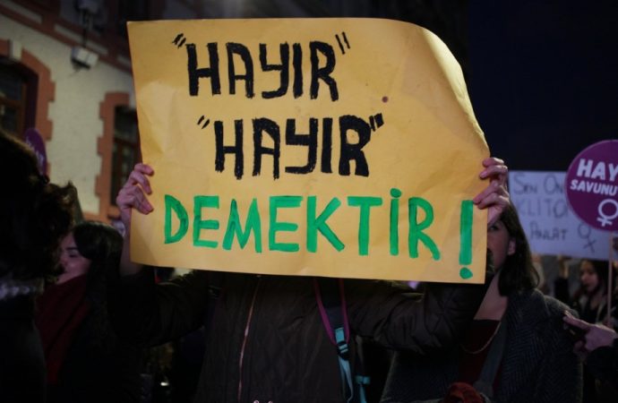 7 yıldır süren sistematik taciz 26 yaşındaki kadını isyan ettirdi!