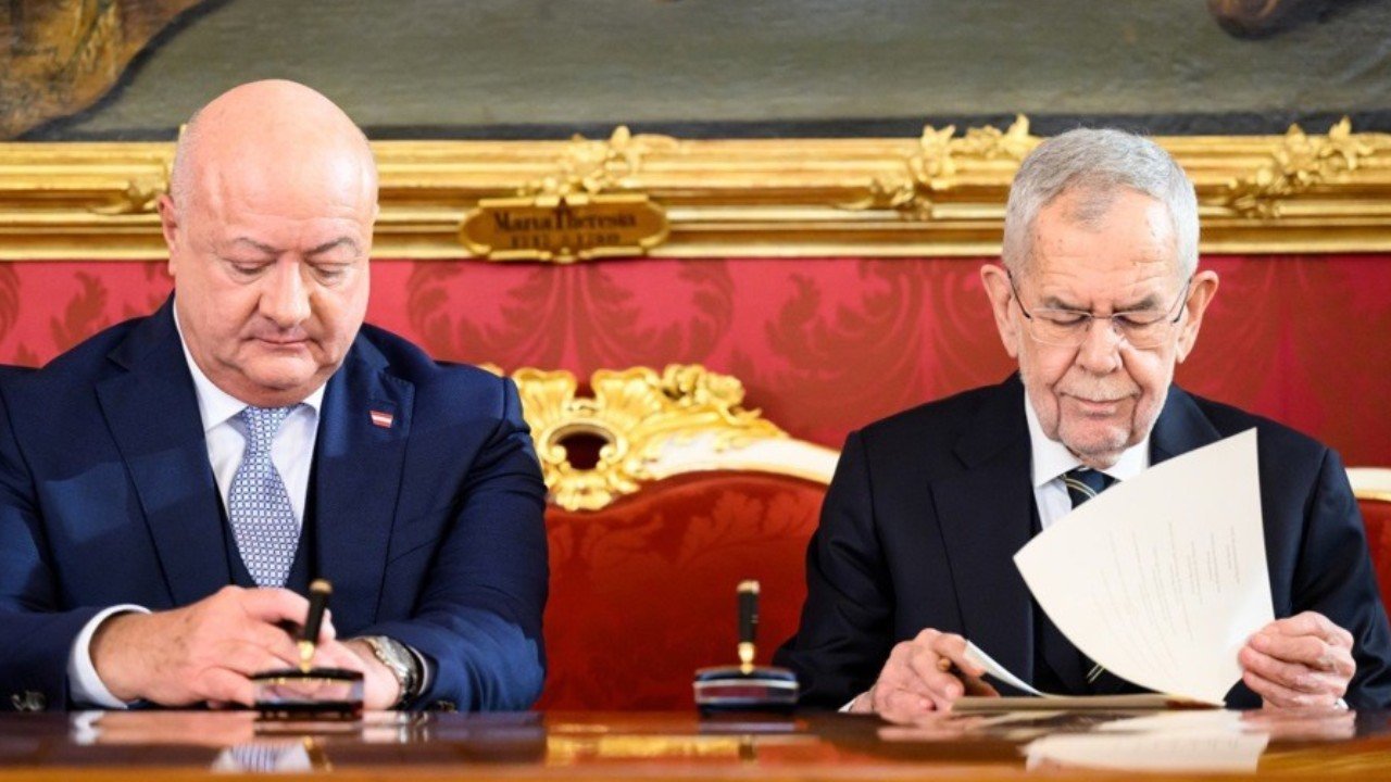Avusturya'nın Yeni Başbakanı Göreve Başladı