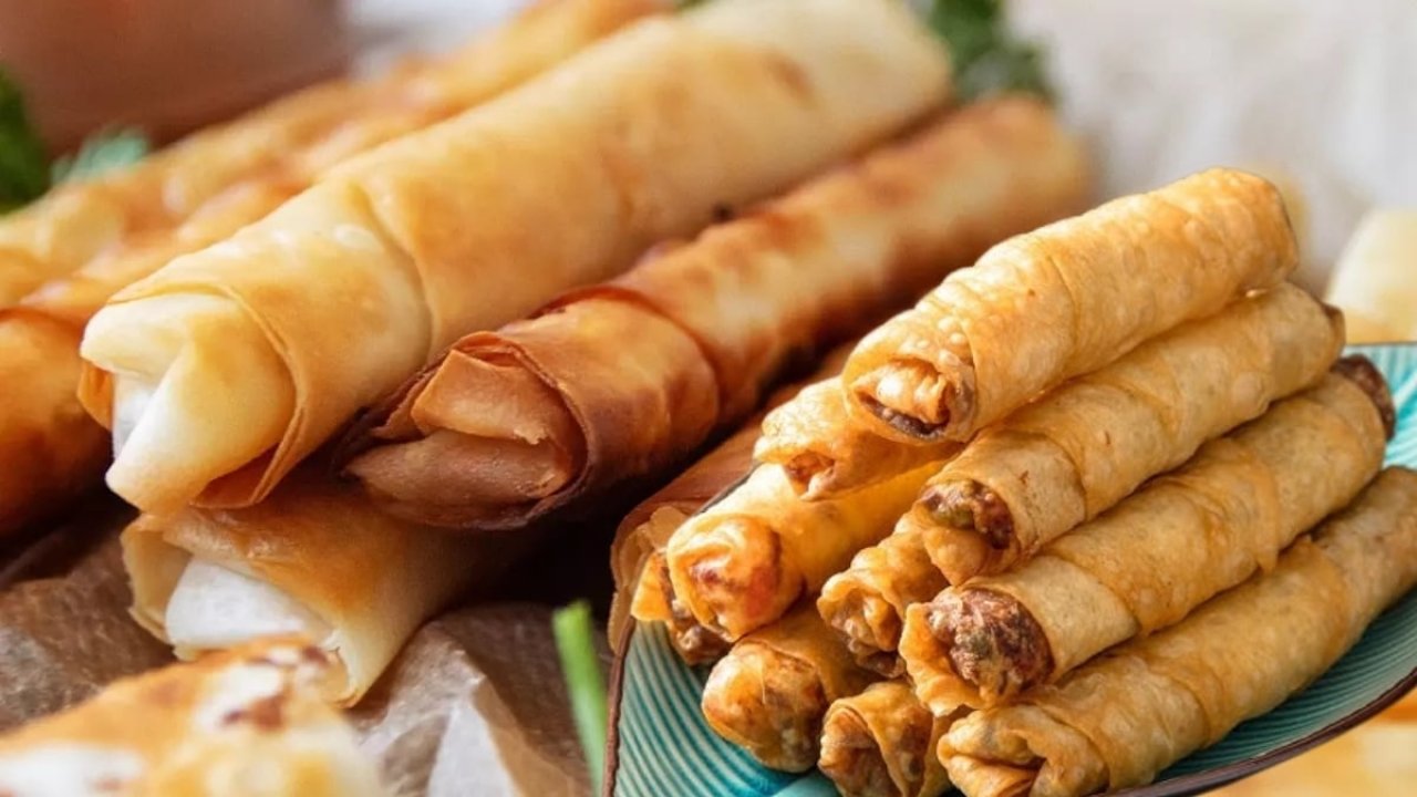 Bir paket yufkayla yapılıyor, sahur sofralarını taçlandırıyor! Nefis sigara böreği tarifi