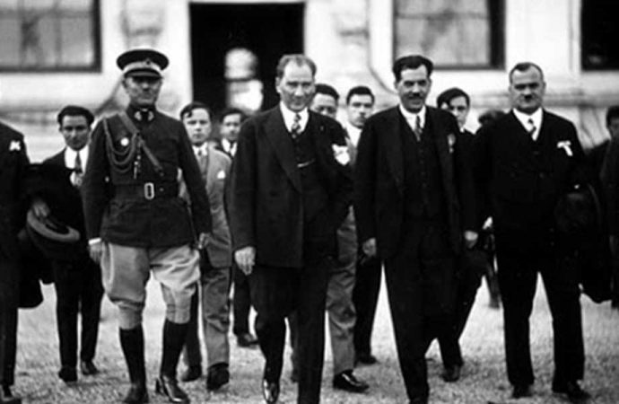 Atatürk'ün hatırası olan beyaz vagon kaldırıldı!
