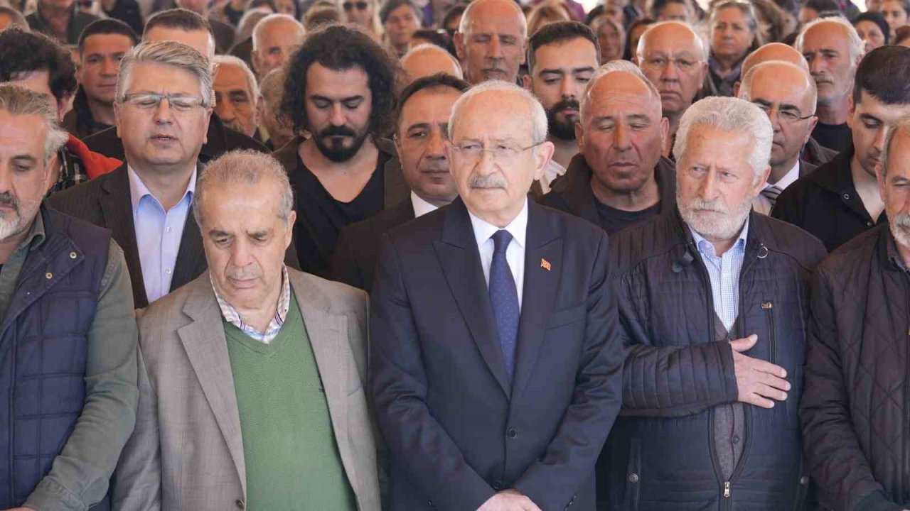 Kemal Kılıçdaroğlu, Tunceli’de kuzeninin cenazesine katıldı