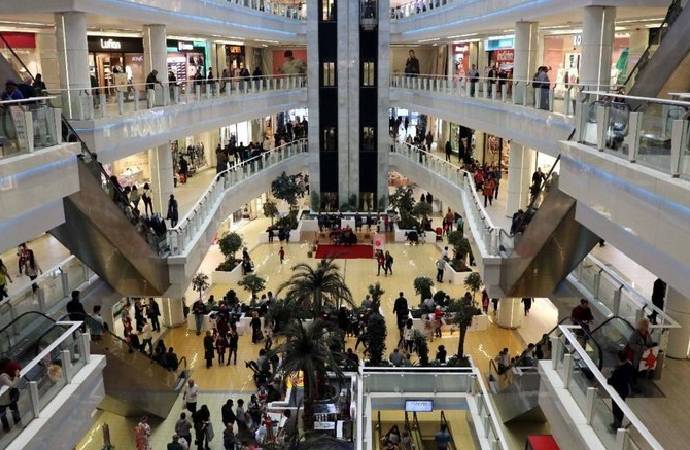 Dikkati elden bırakıyoruz! Alışveriş merkezlerine akın ettiler