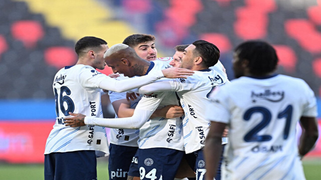 Fenerbahçe tur için sahaya çıkıyor