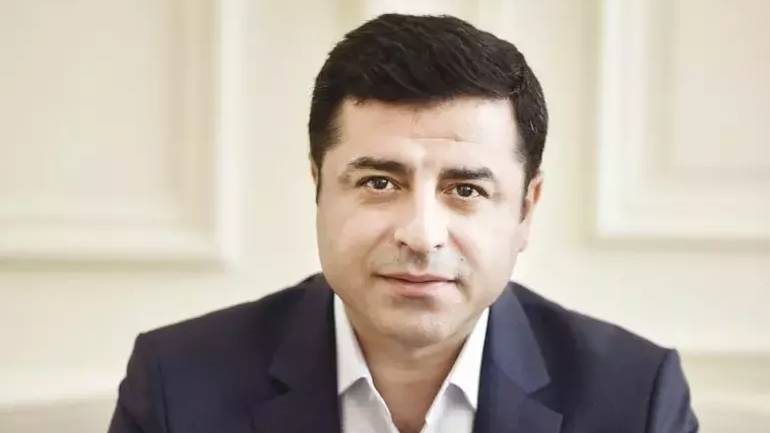 Siyasette şaşırtan çıkış: Ahmet Hakan: ‘Demirtaş’ın hakkını teslim edelim
