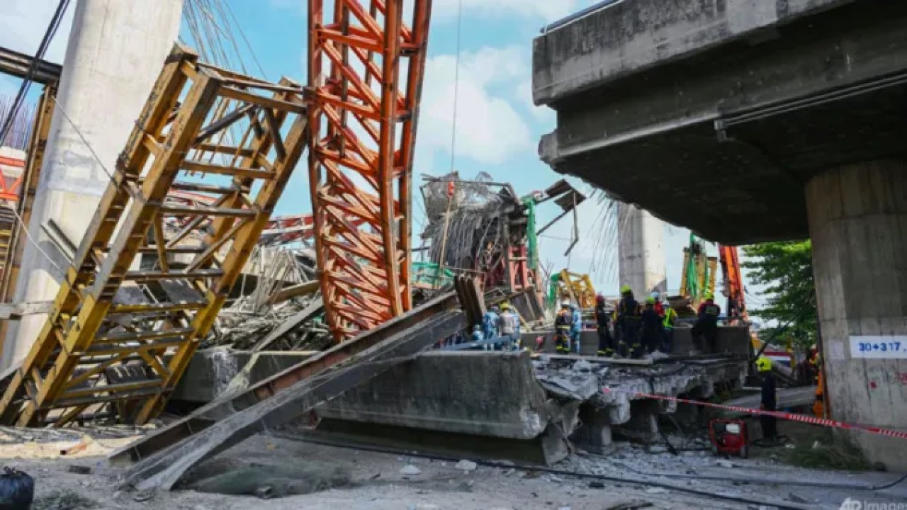 Tayland'da köprü inşaatı çöktü: 7 işçi öldü
