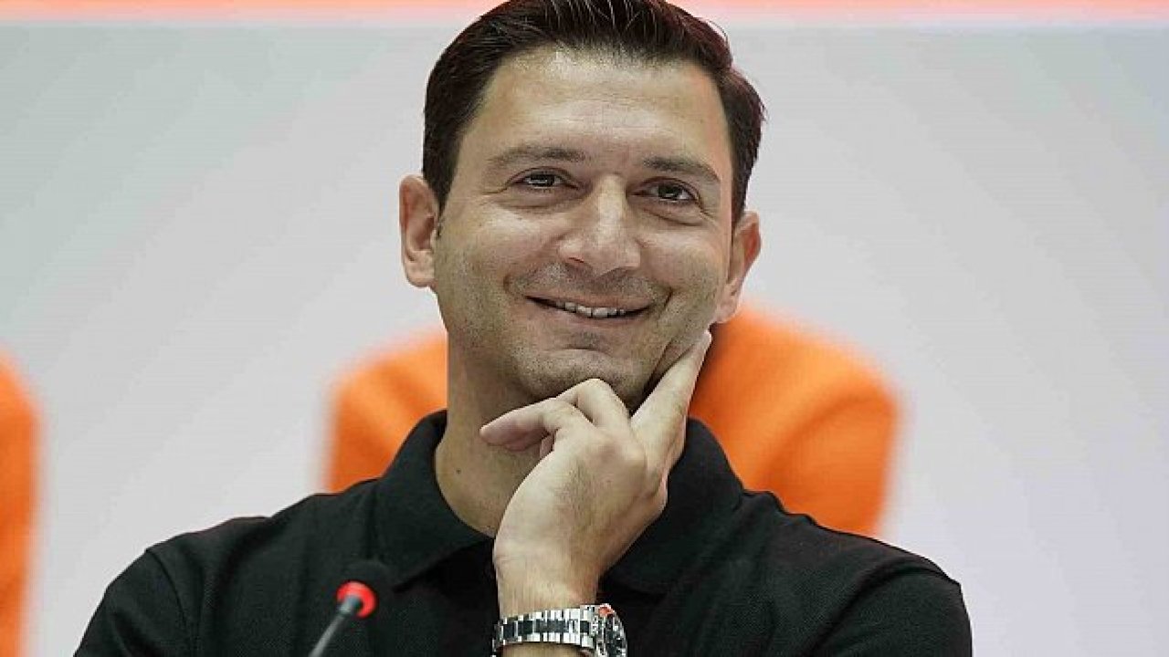 Eczacıbaşı, Ferhat Akbaş ile yollarını ayırdı!
