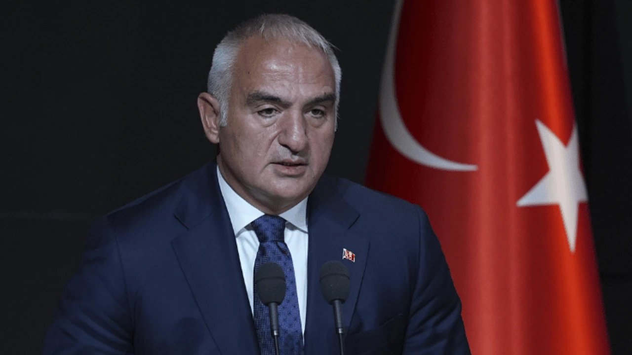 Bakan Ersoy'un hazine arazisine otel cevabına CHP'den tepki
