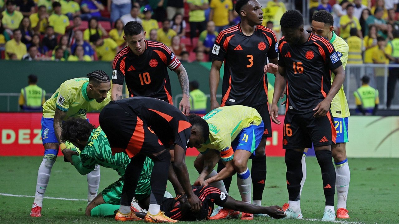 Milli takımda sakatlanan Davinson Sanchez'in durumu hakkında açıklama yapıldı