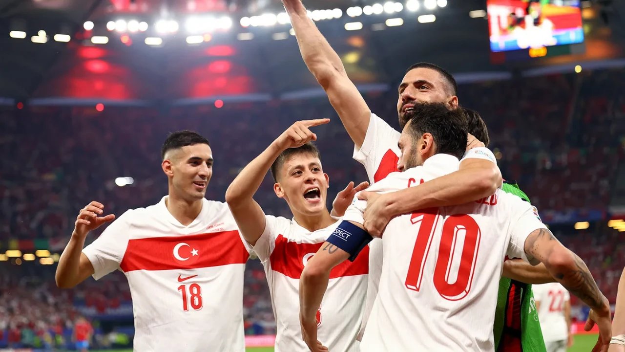 UEFA Uluslar Ligi'nde yarı finalistler belli oluyor!
