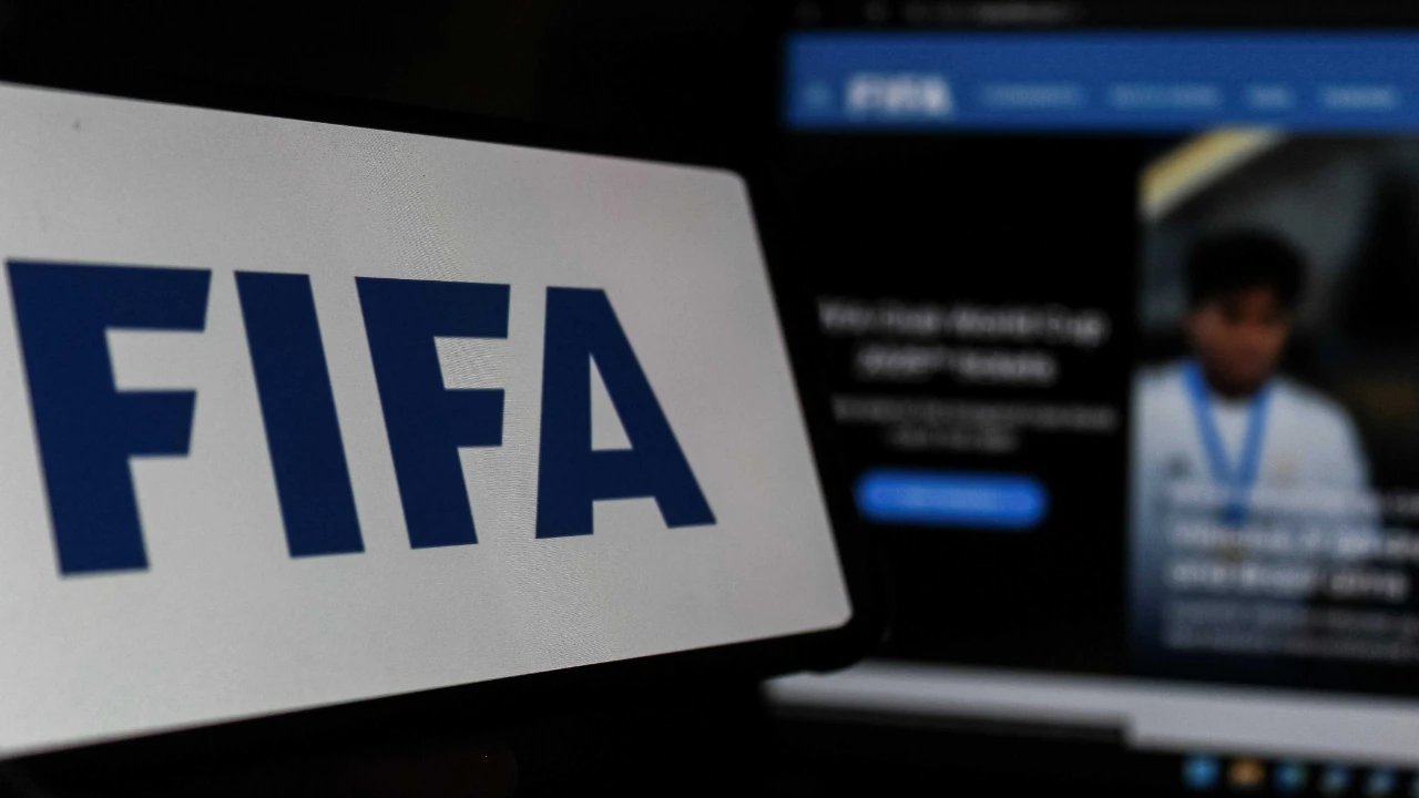 FIFA'dan Eyüpspor, Alanyaspor ve Antalyaspor'a transfer yasağı