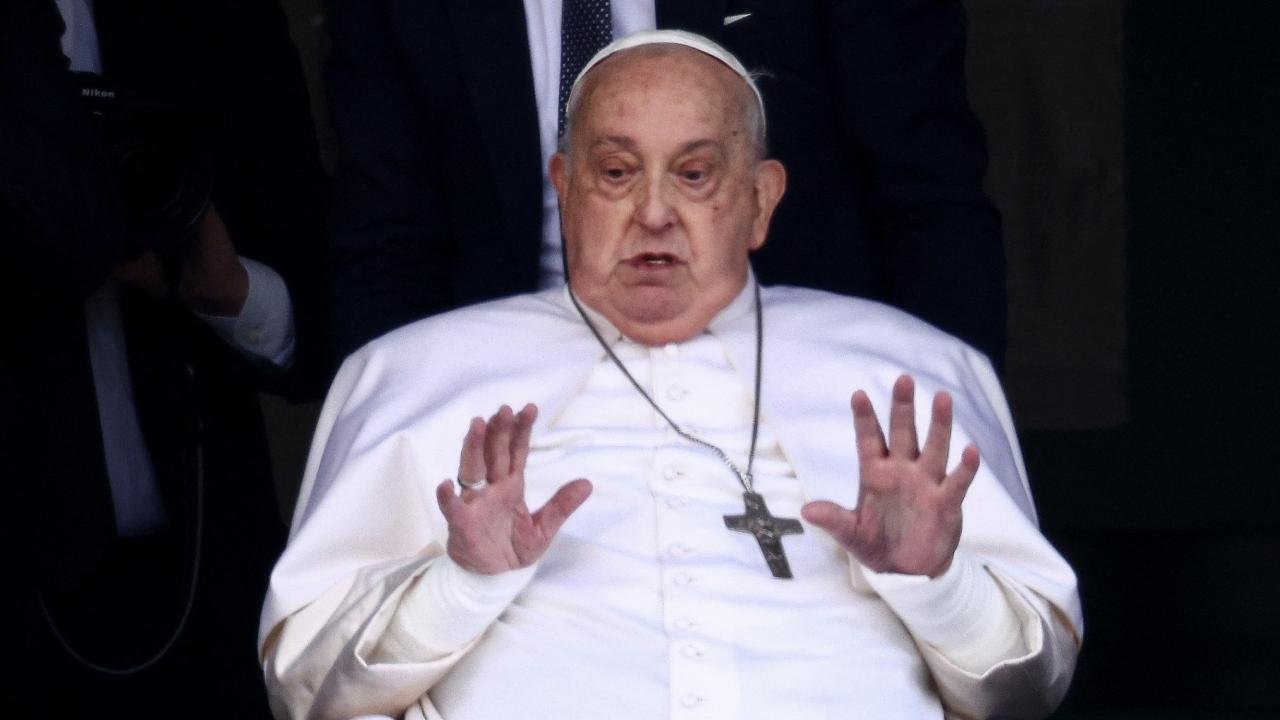 Papa Franciscus, hastaneden taburcu edildi!