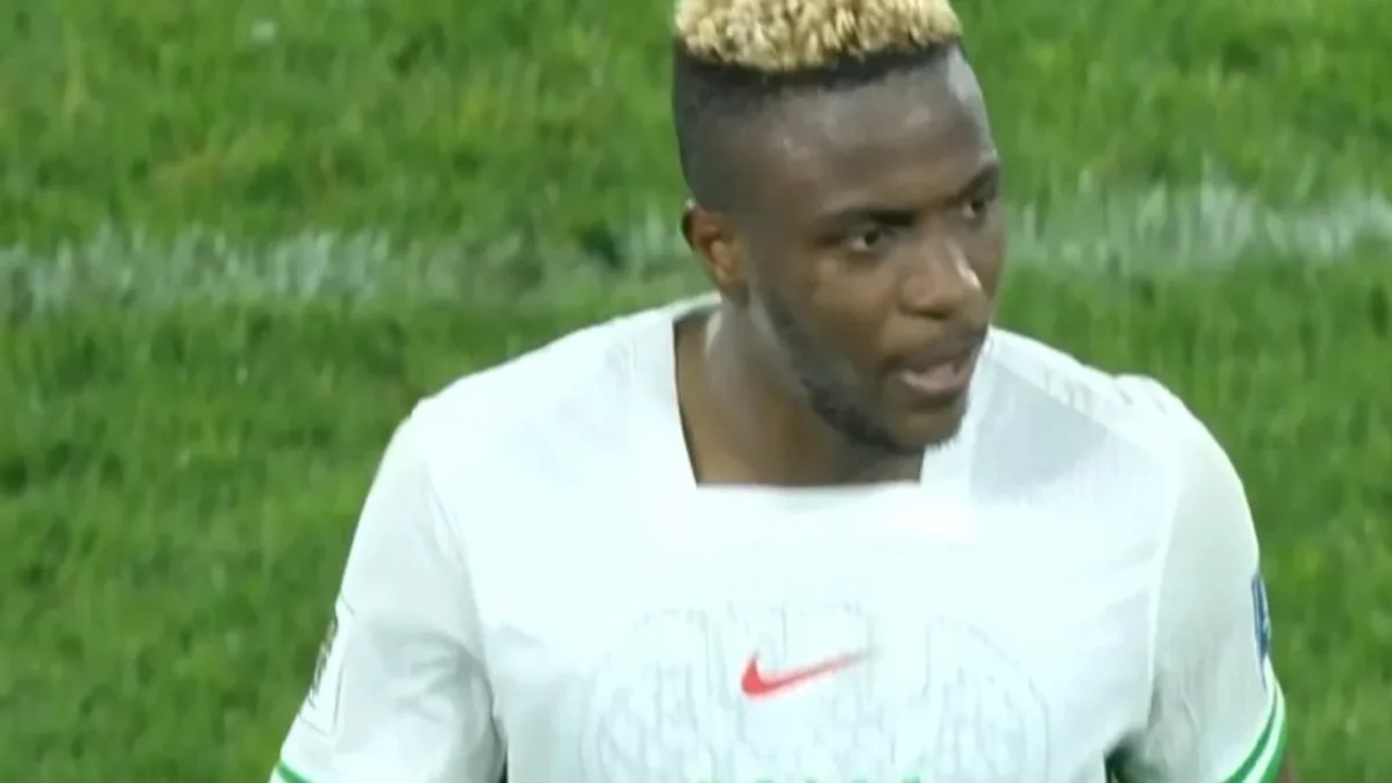 Victor Osimhen 90'da gelen golle çıldırdı!